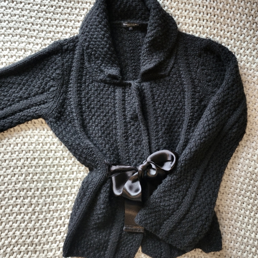 Bianco and Blu Italian wool cardigan